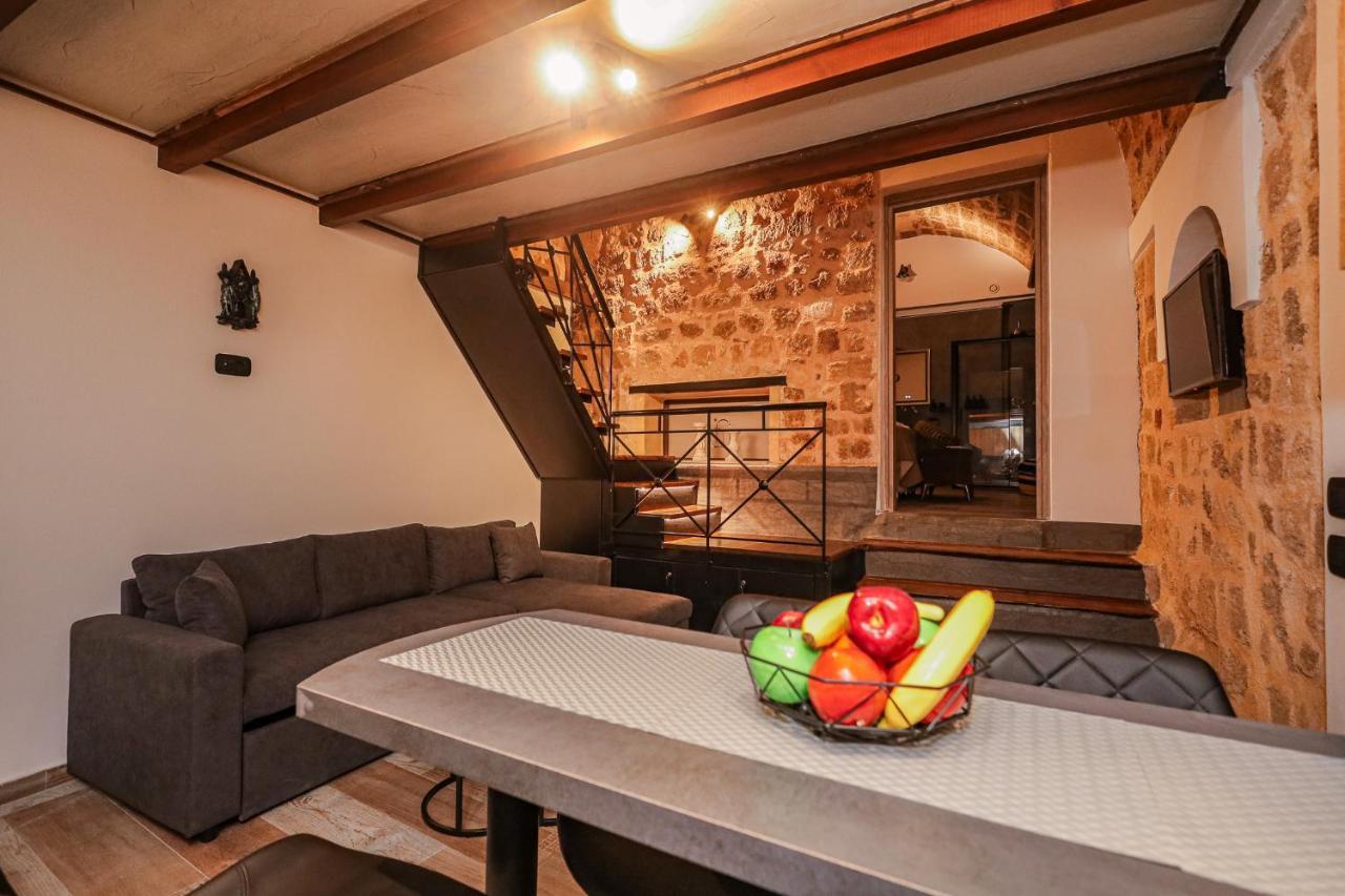 Apartament Medieval Estiva *